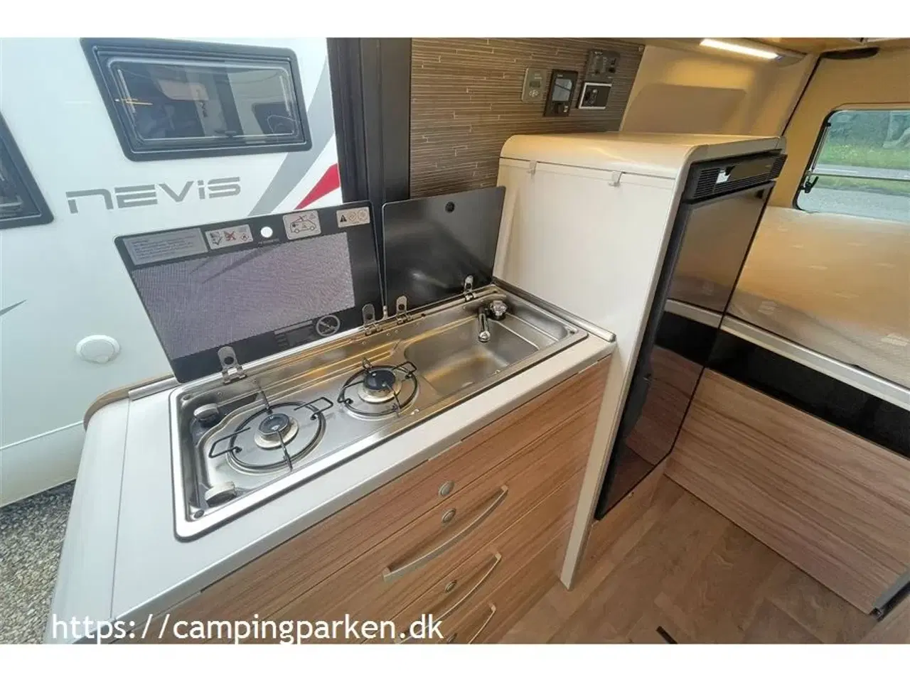 Billede 9 - 2021 - Hymer Grand Canyon S   Hymer Grand Canyon S byder på køreoplevelse, 4 sovepladser, under 6 meter