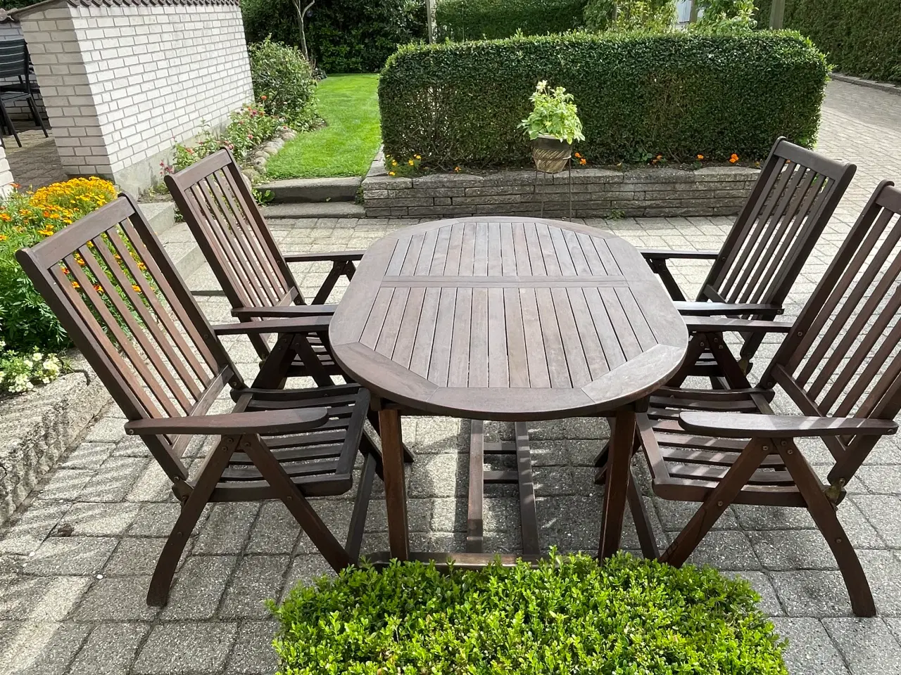 Billede 1 - Havebord, træ med 4 positionsstole