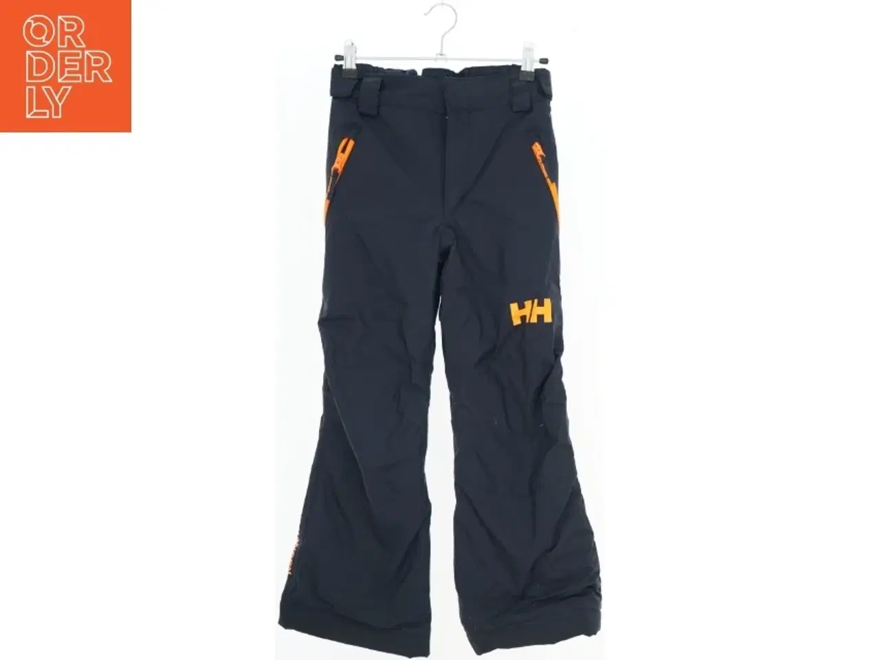 Billede 5 - Vinterjakke og skibukser fra Helly Hansen (str. 128)