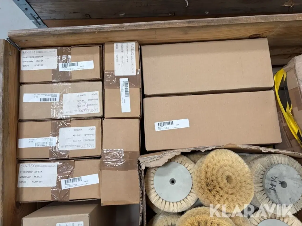 Billede 10 - Lot - polalbørster og mini slibebånd - 1 palle