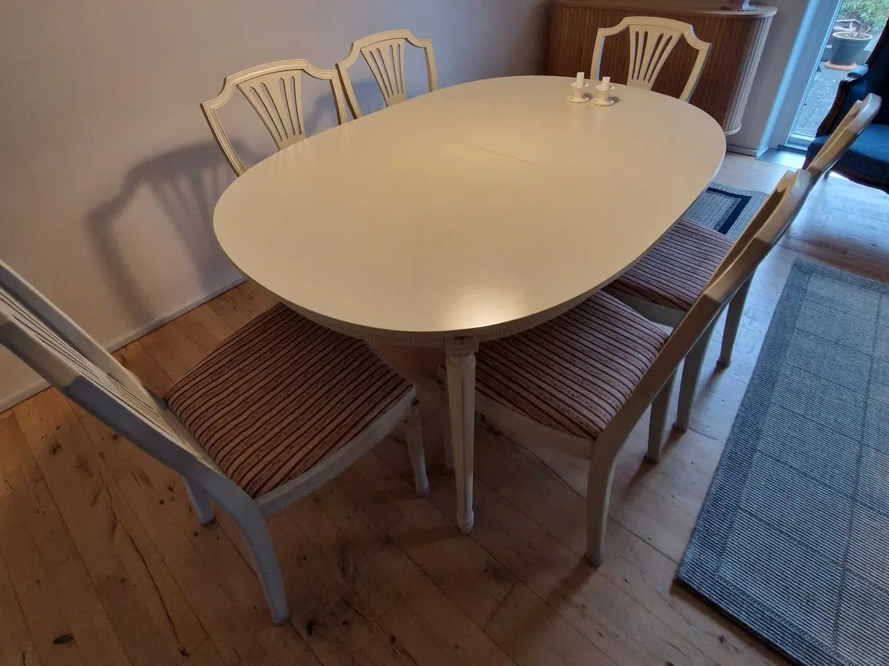 Billede 2 - Gustaviansk spisebordssæt 