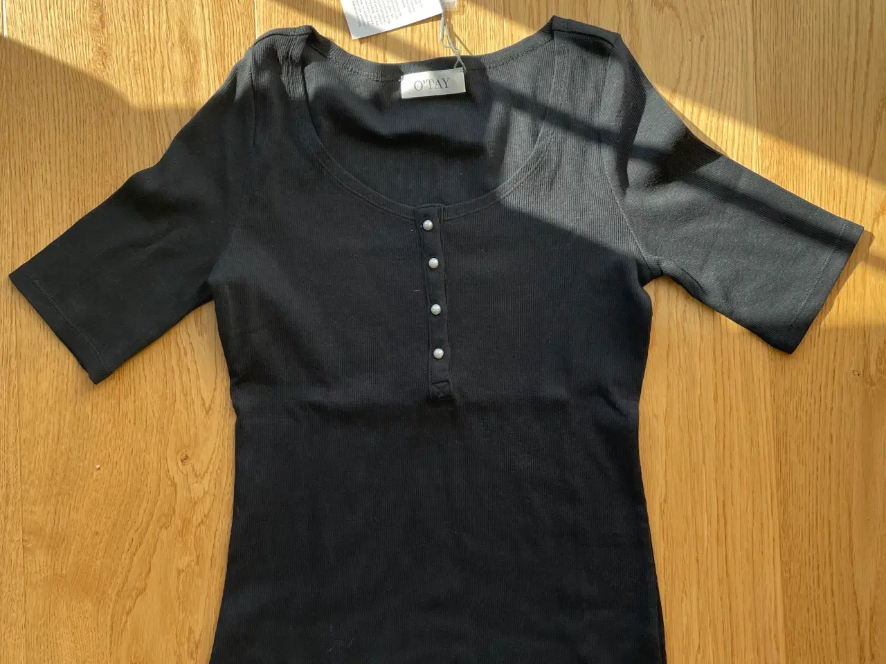 Billede 1 - O’tay sort t-shirt