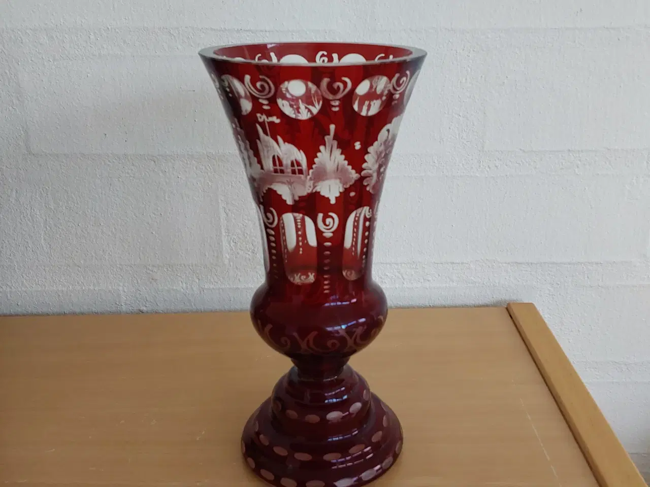 Billede 1 - Bøhmisk Egermann rubinrød vase 