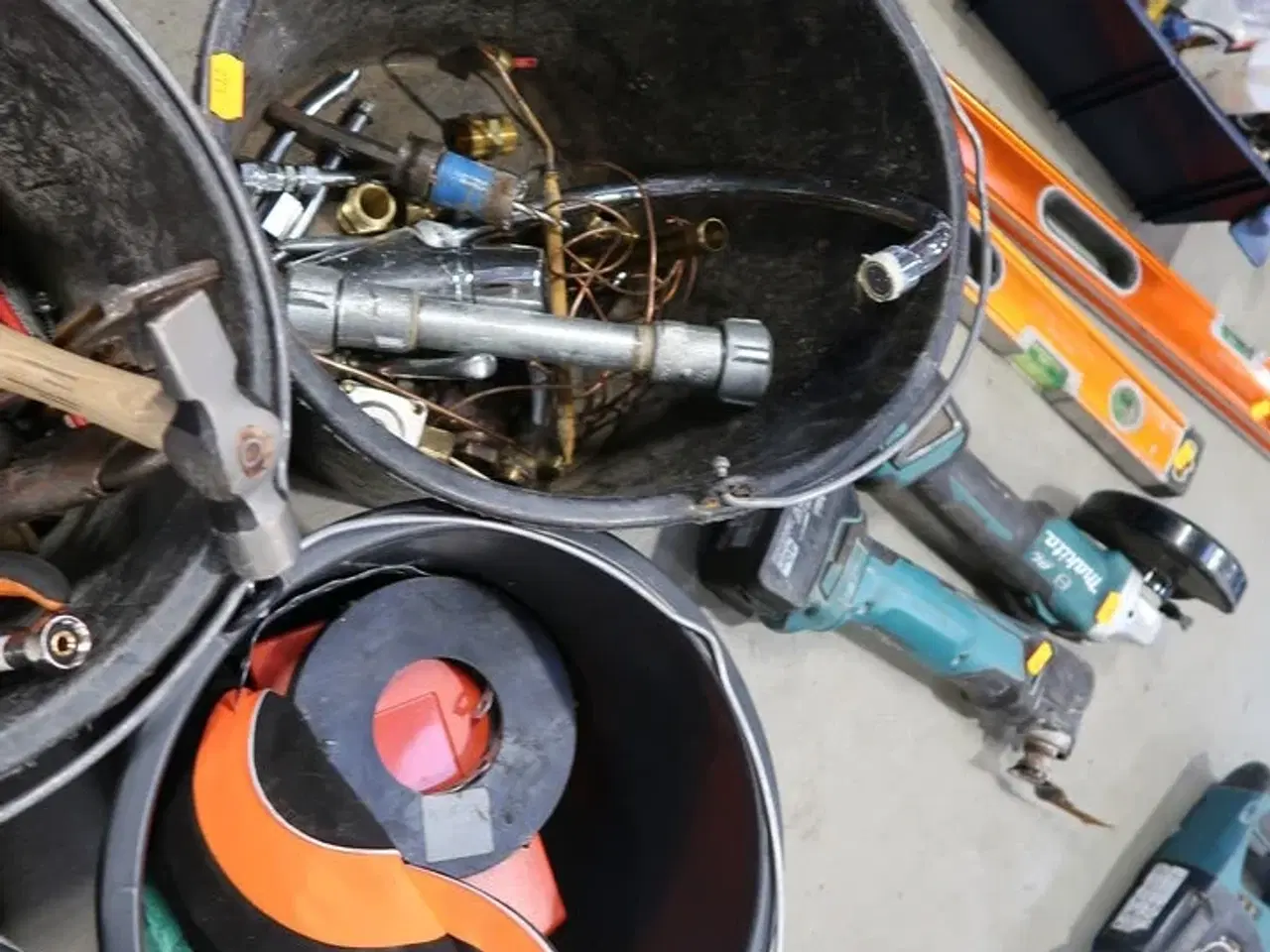 Billede 4 - 4 stk. spande med div. Værktøj m.m.