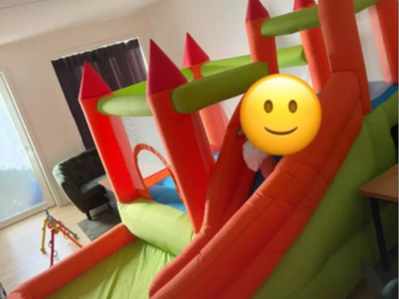 Billede 1 - Hoppeborg fremstår som ny