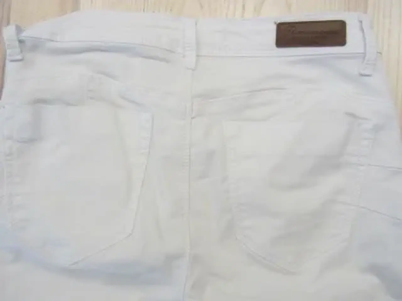 Billede 3 - Str. 36, elastiske hvide bukser