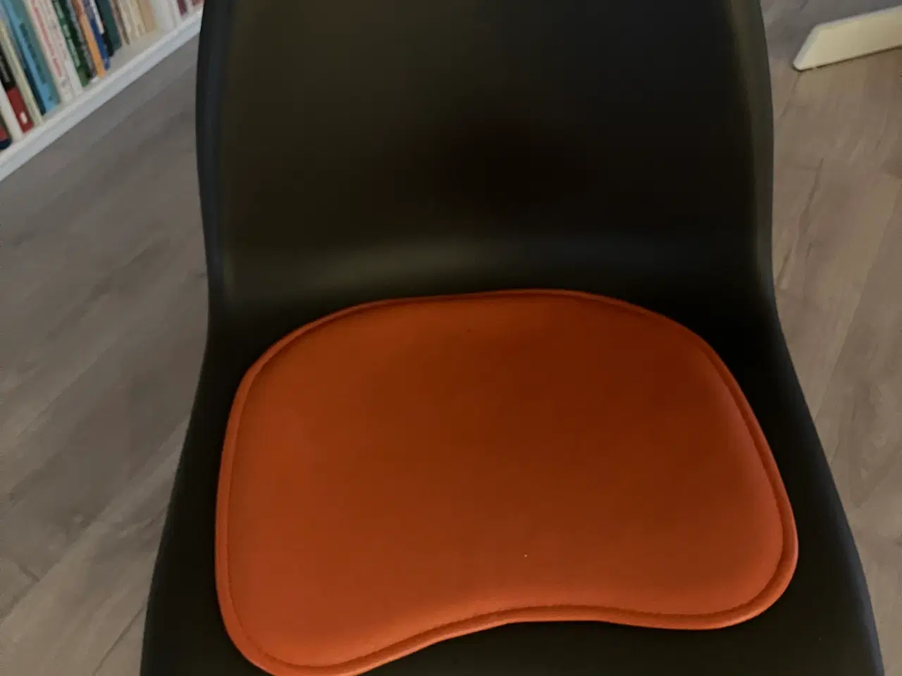 Billede 9 - Panton (Vitra)spisebordstole 