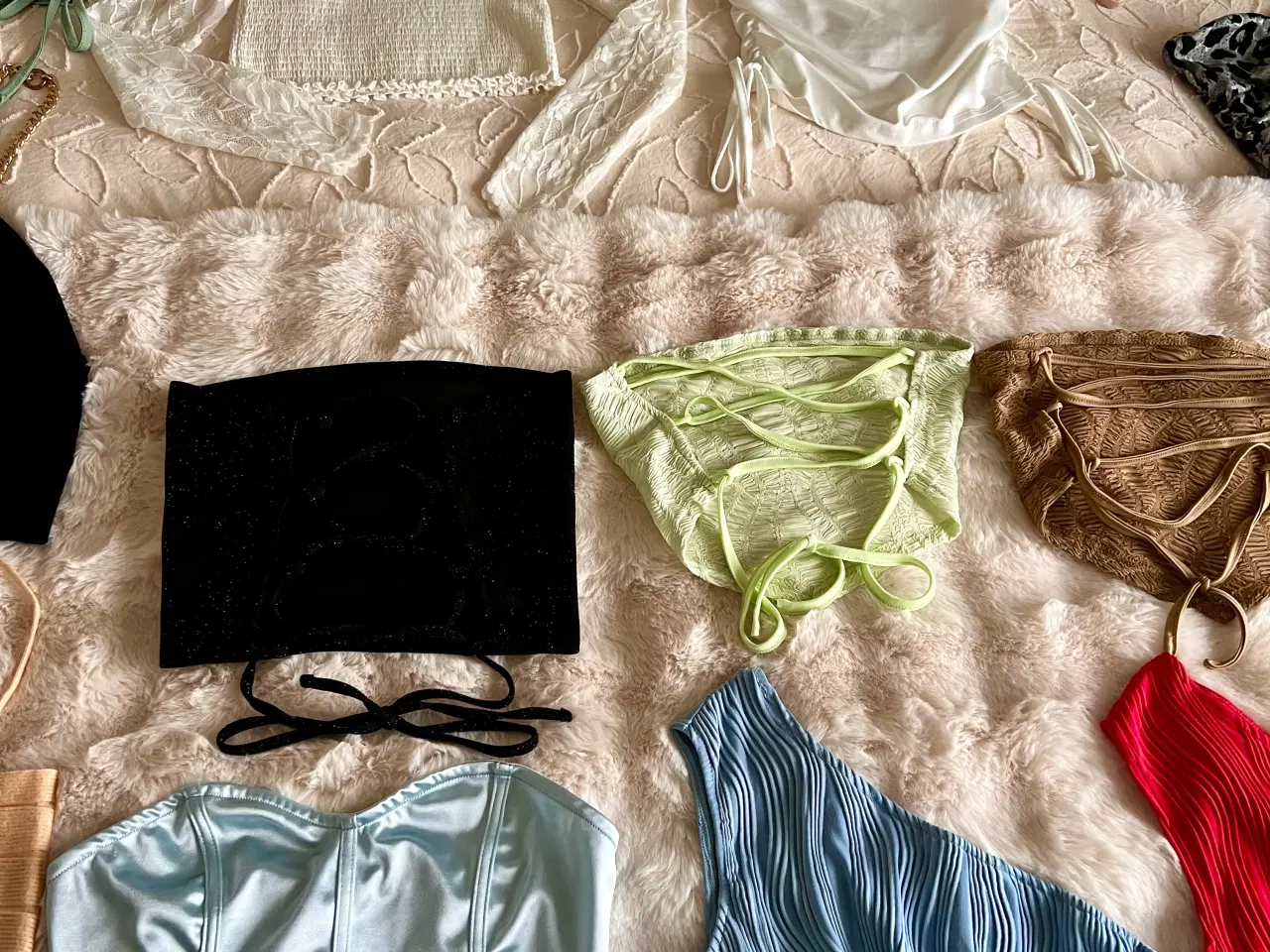 Billede 3 - 14 fine toppe str S. Samlet pris er 400 kr + fragt