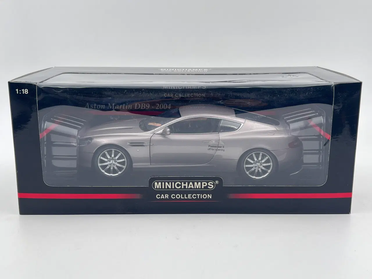 Billede 11 - 2003 Aston Martin DB9 Coupe - MINICHAMPS - 1:18