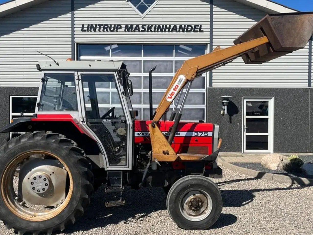 Billede 1 - Veto 900 Frontlæsser og skovl med beslag til Massey Ferguson 365, 375 og 390 med beslag.