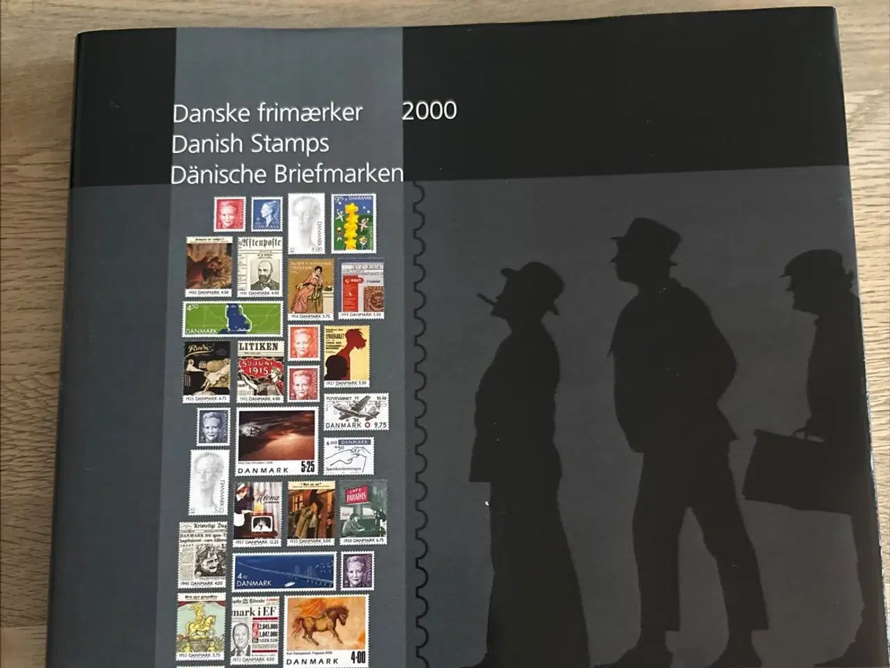 Billede 2 - Bog år 2000 med danske frimærker