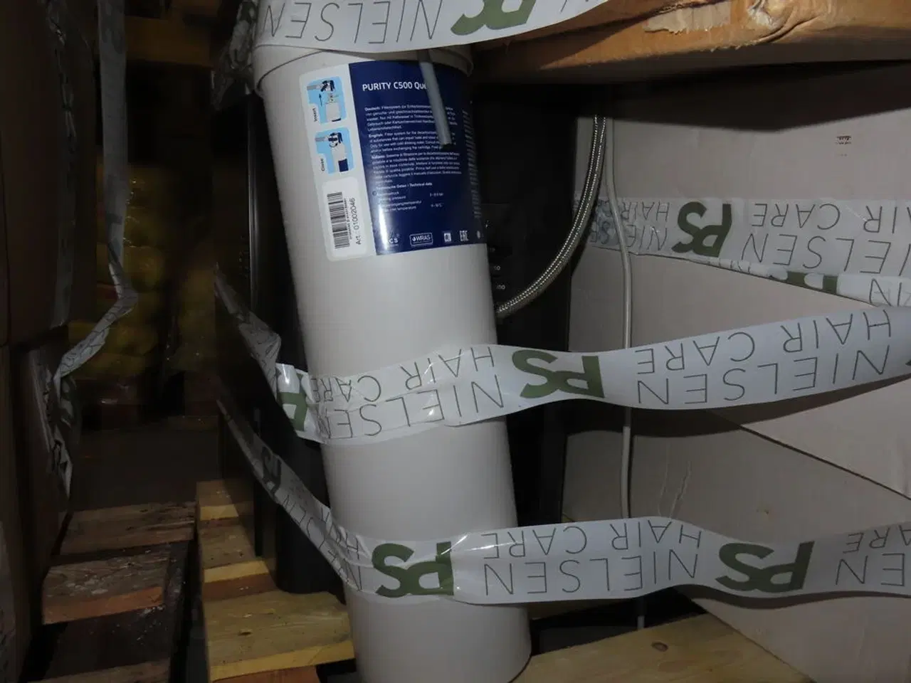 Billede 8 - Palle med Toilet, kaffemaskine og frisørprodukter