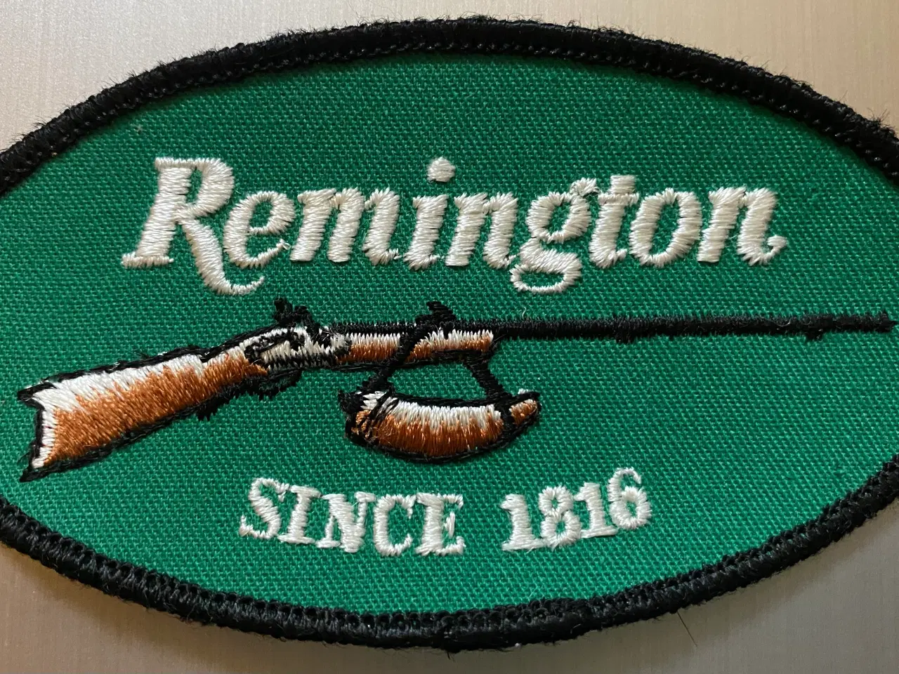 Billede 1 - Remington stofmærke til påsygning