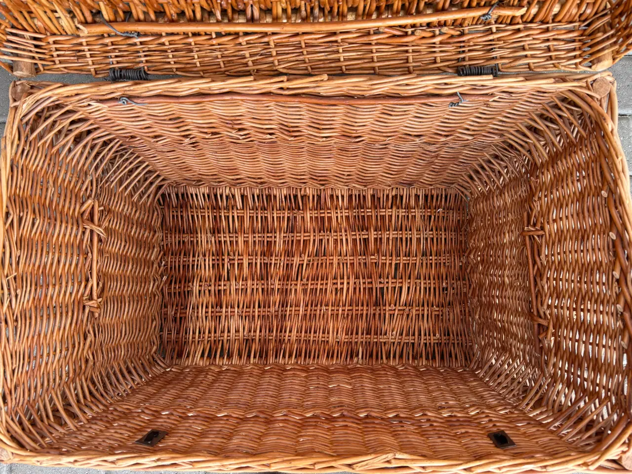 Billede 2 - Stor RETRO kurvekuffert i pæn stand
