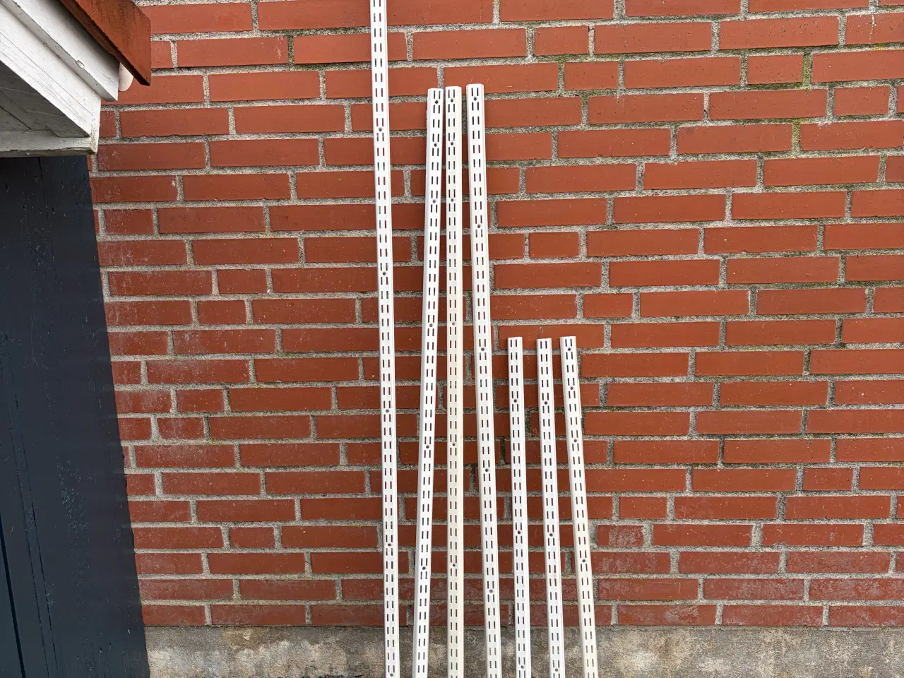 Billede 2 - Vægskinner til hyldeknægte