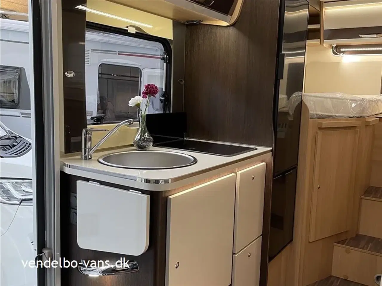 Billede 11 - 2024 - McLouis Mc4 239   Enkeltsenge over garagen og el-hæve/sænkeseng over siddegruppen