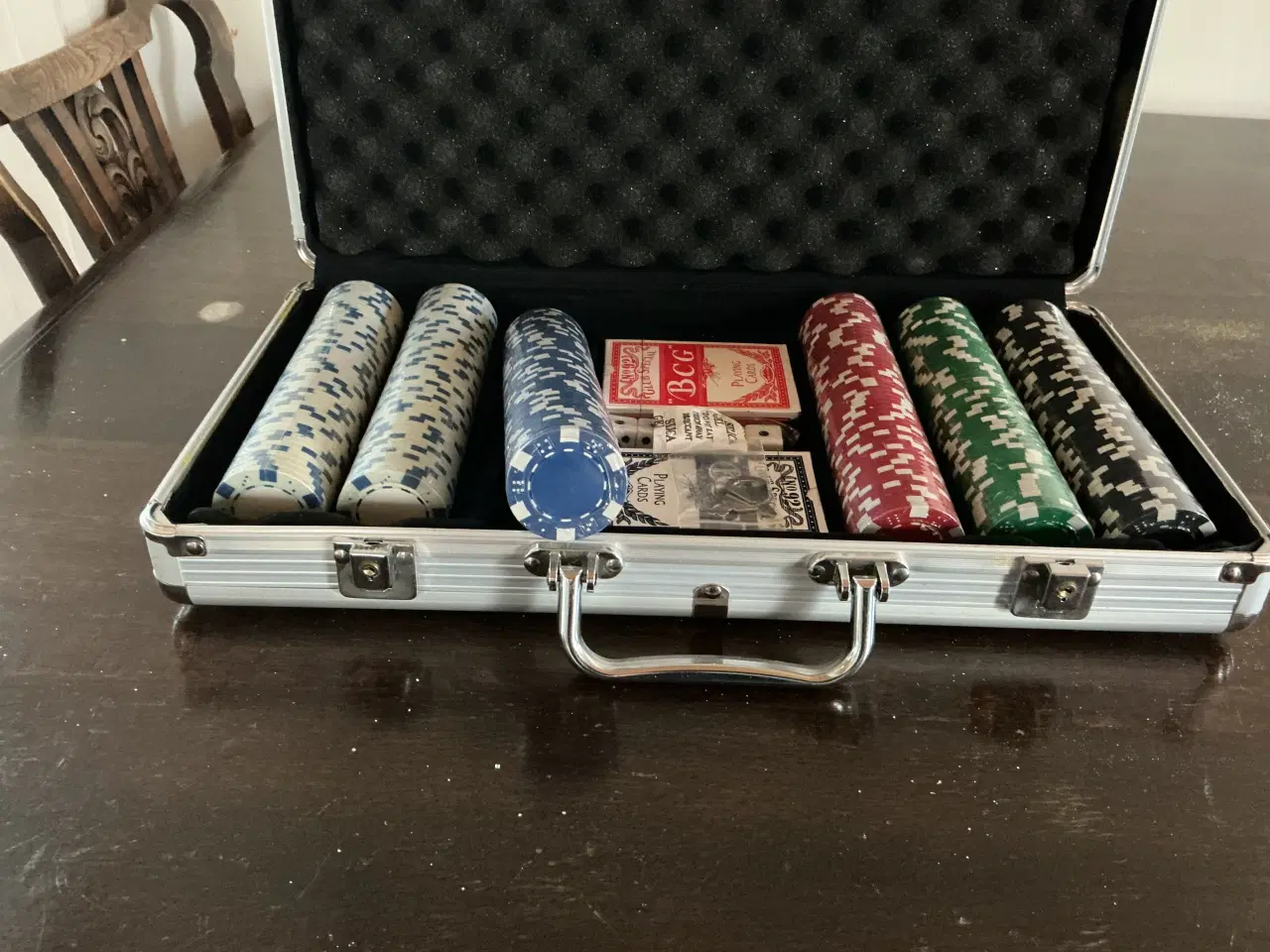 Billede 2 - Poker kuffert m/300 chips