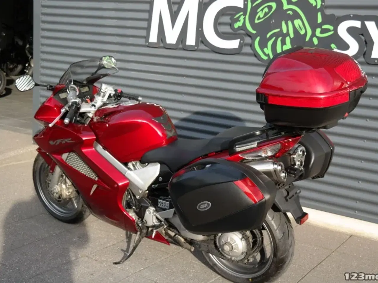 Billede 14 - Honda VFR 800 F MC-SYD       BYTTER GERNE