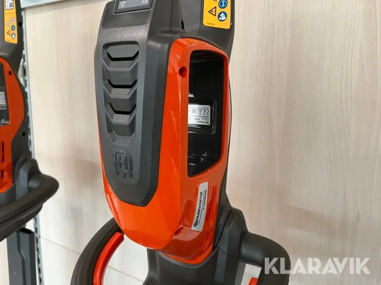 Billede 7 - Hækkeklipper Husqvarna 215iHD45 2 styk