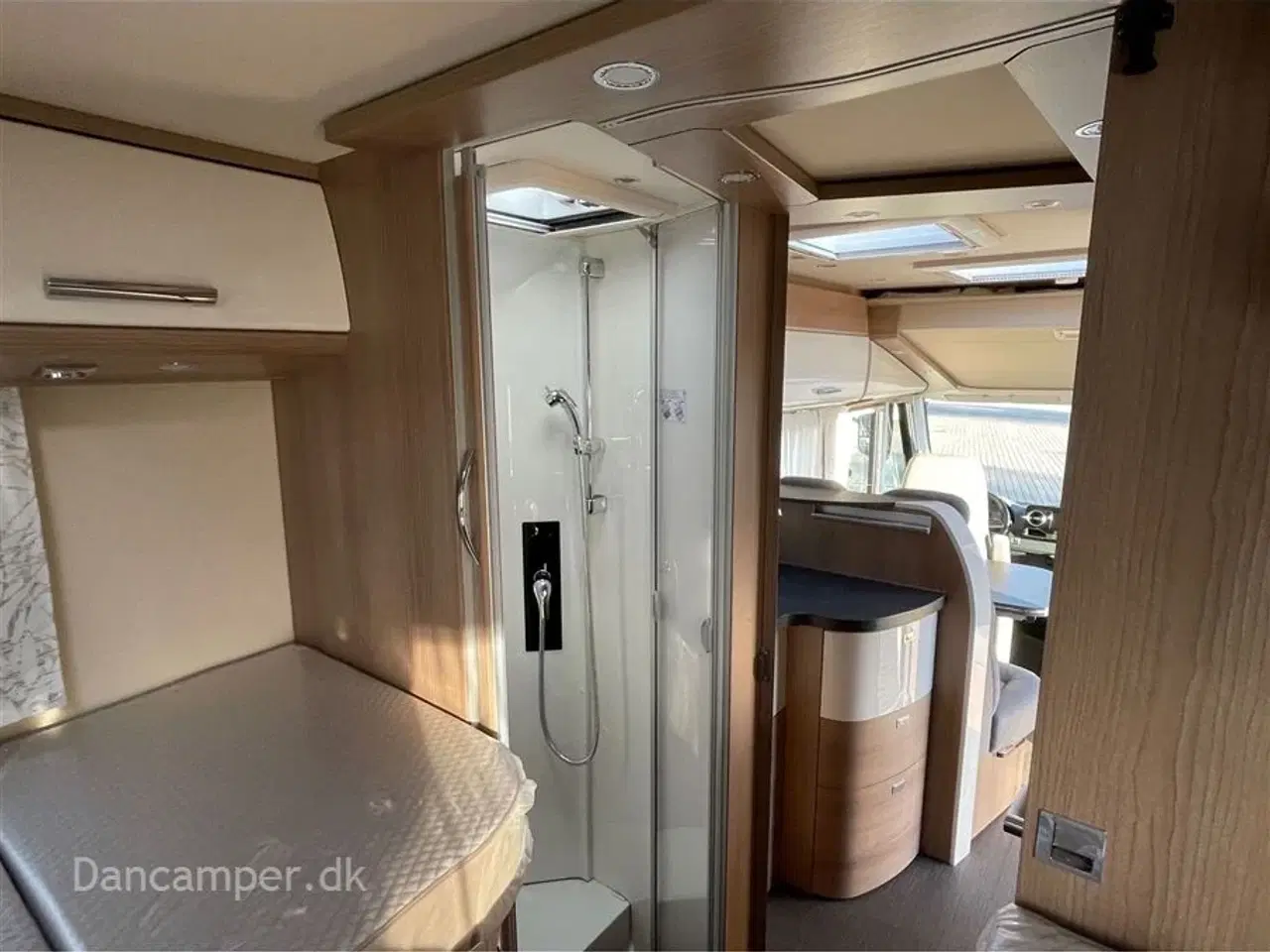 Billede 39 - 2026 - Carthago c-tourer I 145 LE   Design og komfort når det er bedst! MERCEDES 170 Hk, 9-trin aut.gear, adaptiv fartpilot,  4,2/4,5 tons totalvægt