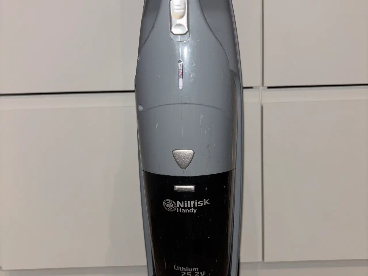 Billede 2 - Nilfisk Handy 2-i-1 Ledningsfri Støvsuger – 25,2V