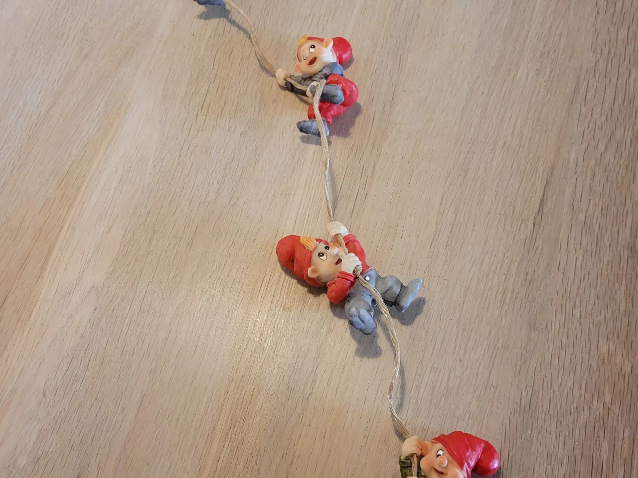 Billede 1 - Julius 4 nisser på tov