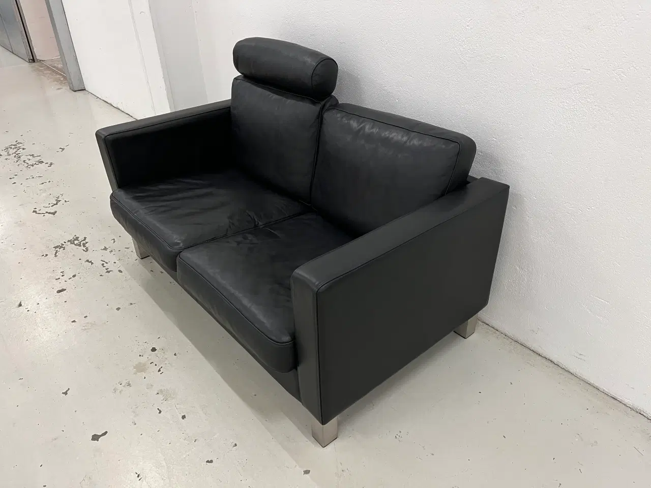 Billede 6 - Mogens Hansen MH321 2 Pers.Sofa i sort llder.