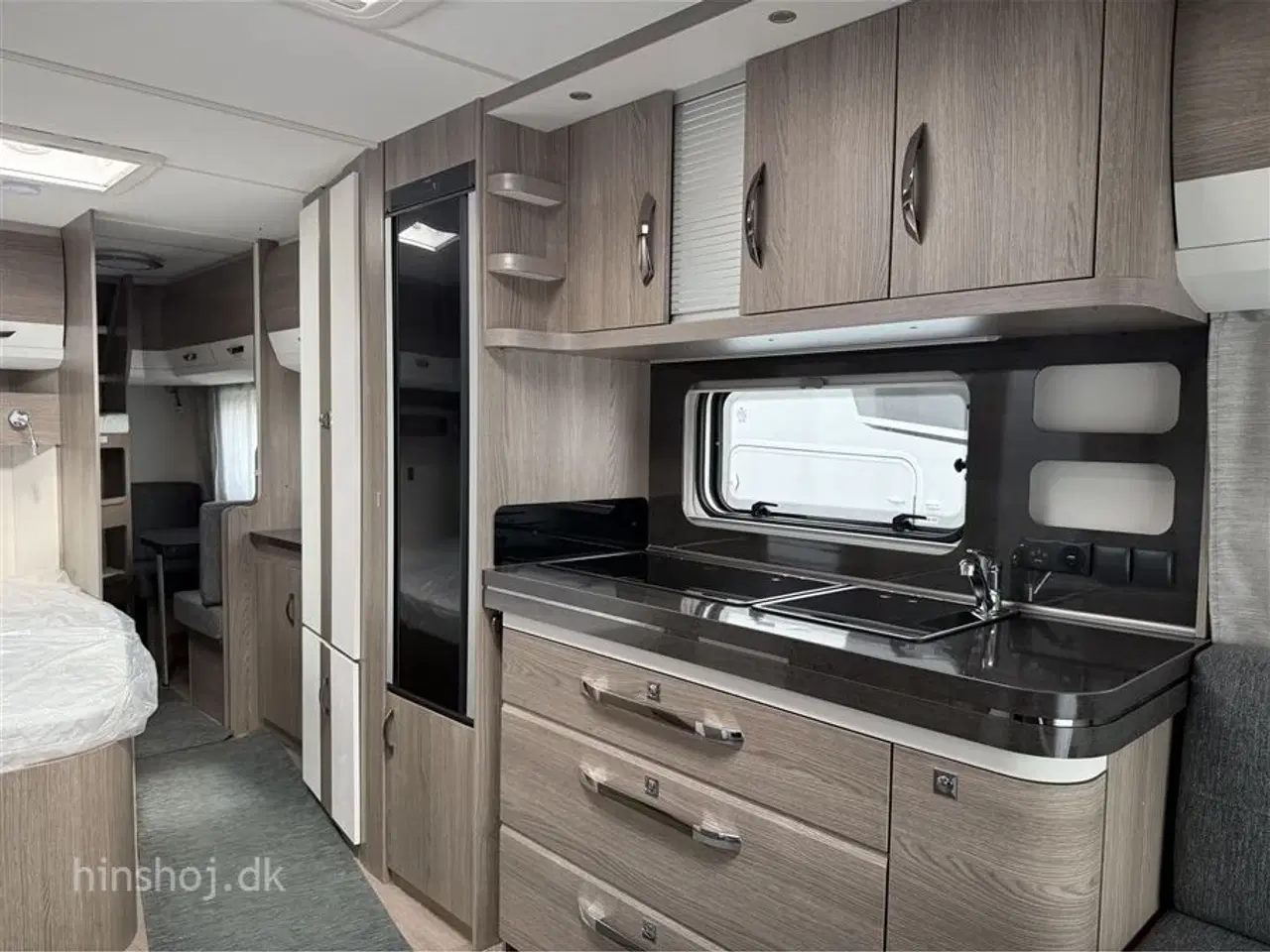 Billede 3 - 2023 - Hobby Prestige 650 KFU   Hobby Prestige 650 KFU 2023 med Isabella Commendore Dawn telt med CBX fra Hinshøj Caravan A/S