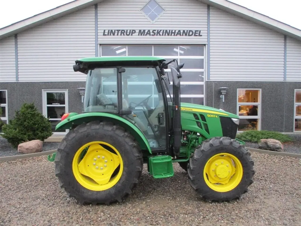 Billede 11 - John Deere 5067E  med koblings frit vendergear ved rattet og 40kmt gearkasse