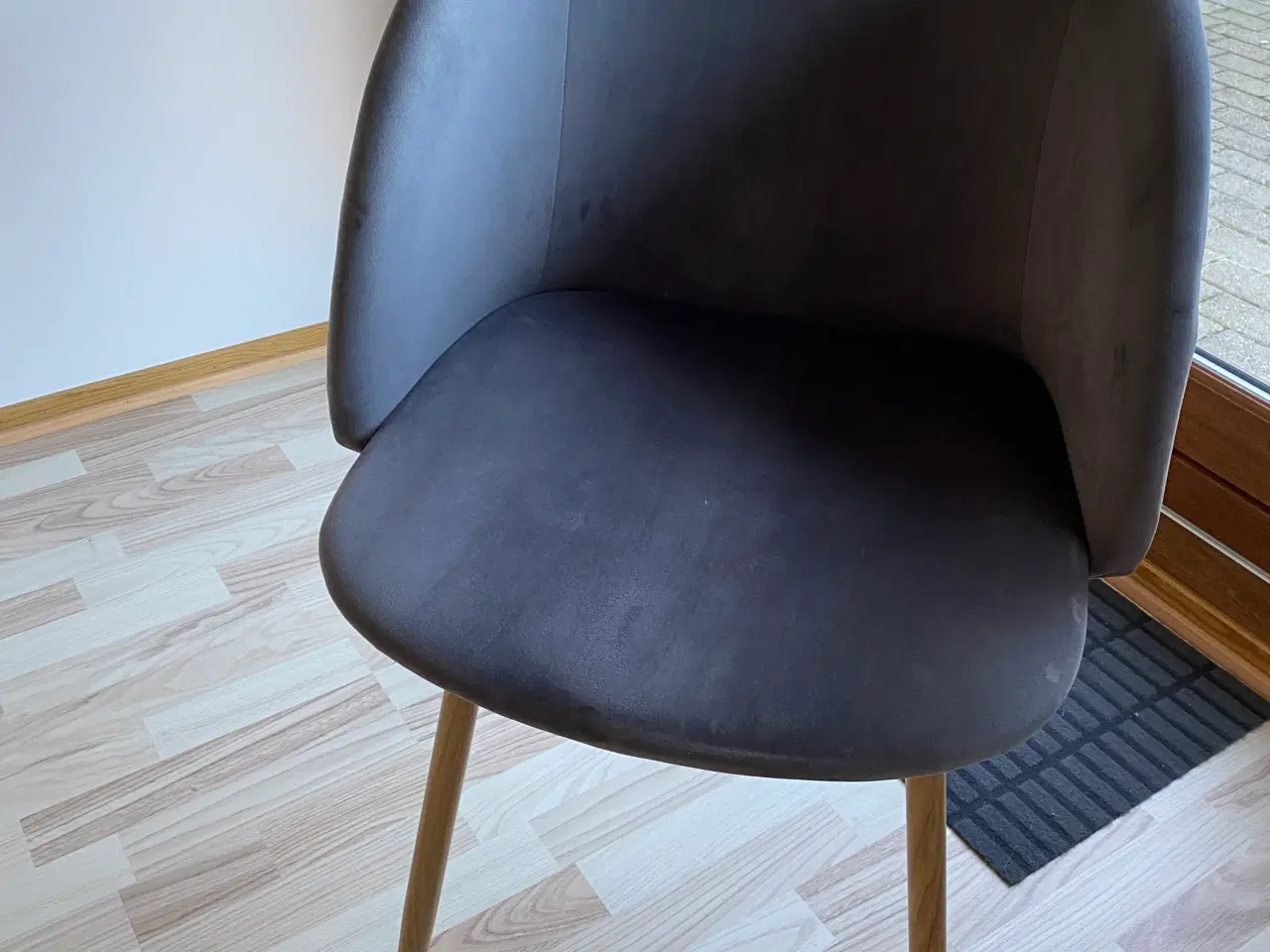 Billede 1 - Spisebordsstol lyse ben og gråt betræk