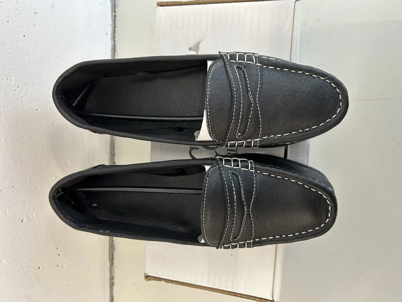 Billede 3 - 100 par damemokkasiner sælges. BYD