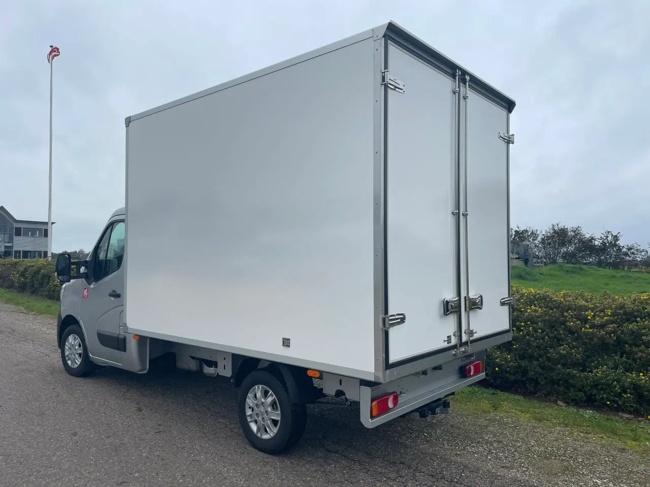 Billede 2 - SPOT PRIS-Fabriksny Renault Master m/ lukket kasse