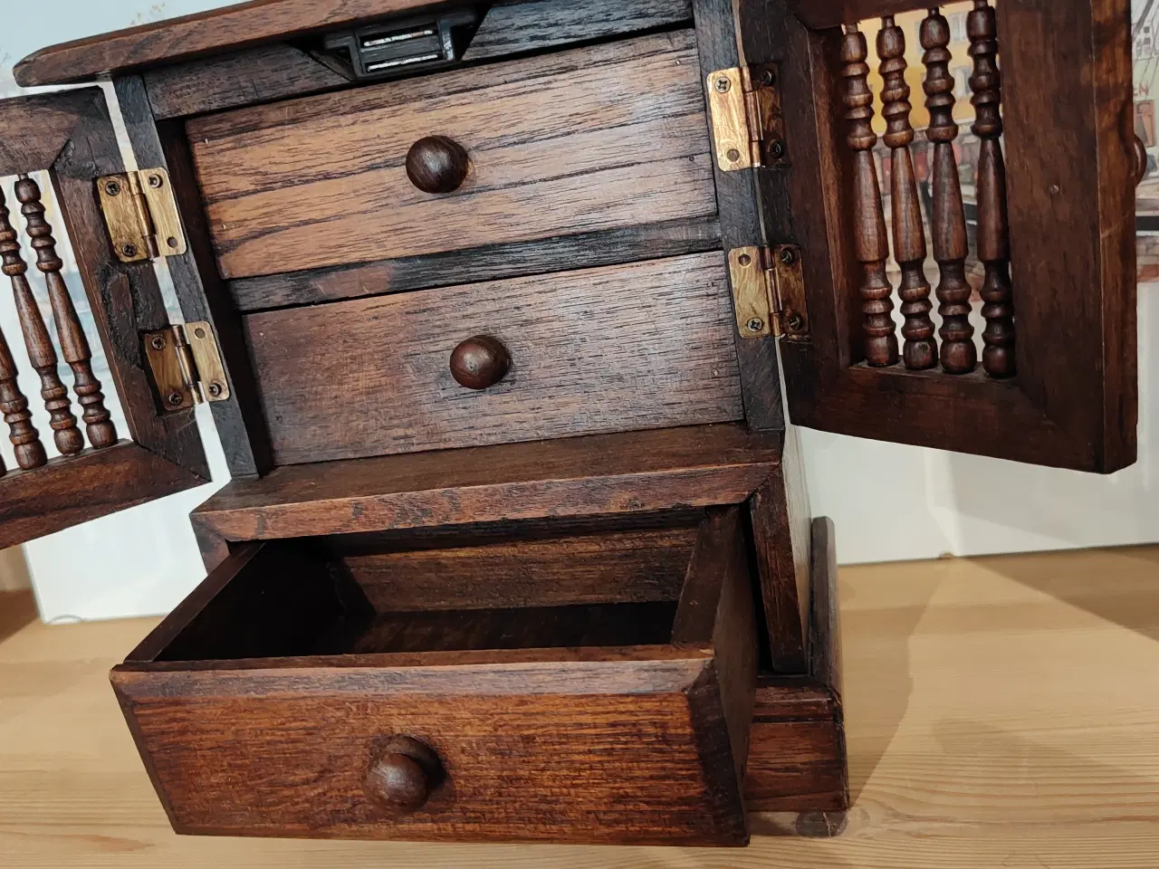 Billede 3 - Smykkeskrin. Mini skab. 