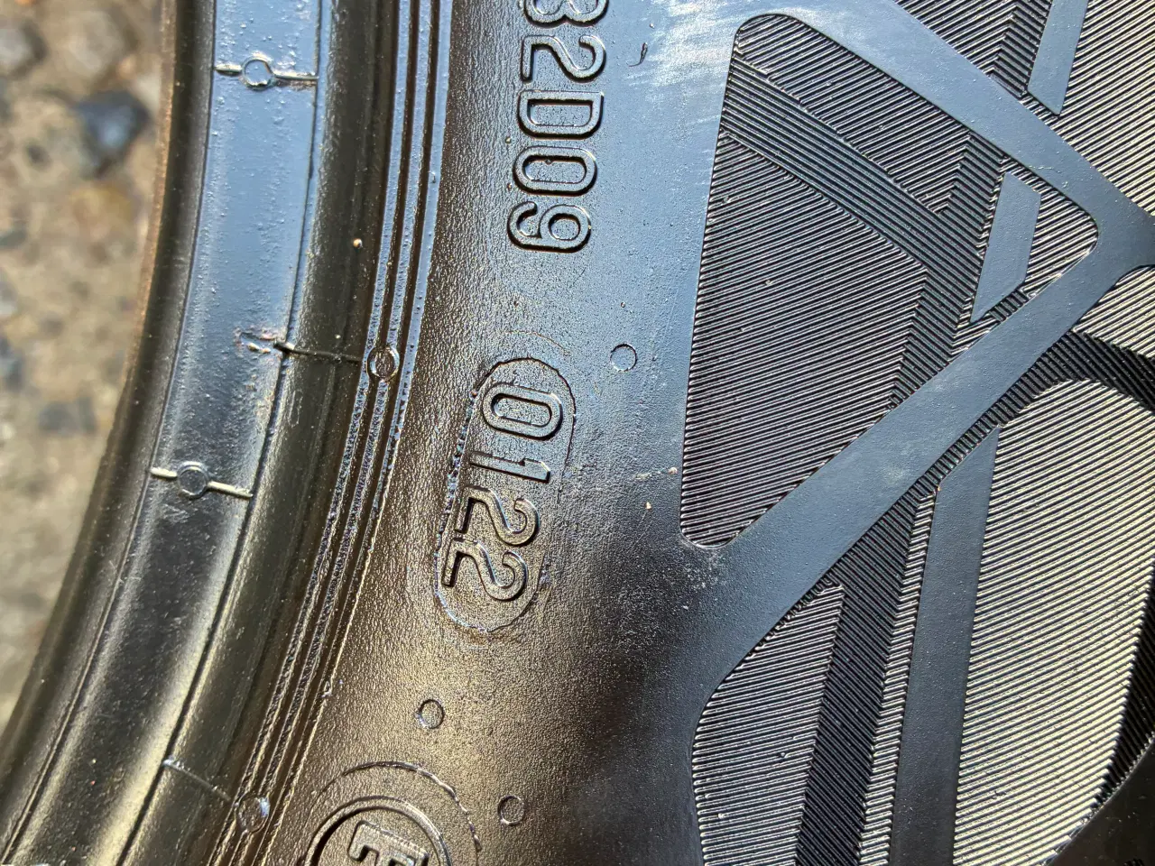 Billede 5 - 2 kvalitets sommerdæk. 195/65