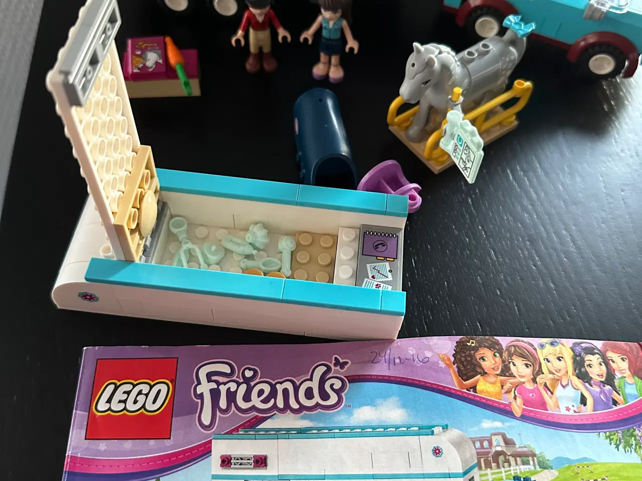 Billede 4 - Lego Friends dyrlægens hestetrailer