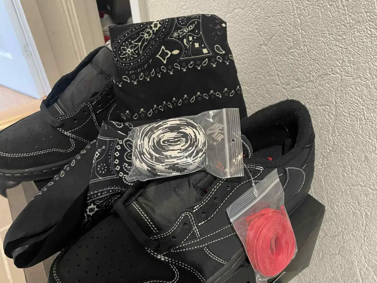 Billede 3 - Air Jordan 1 Low SP x Travis Scott "Black Phantom"