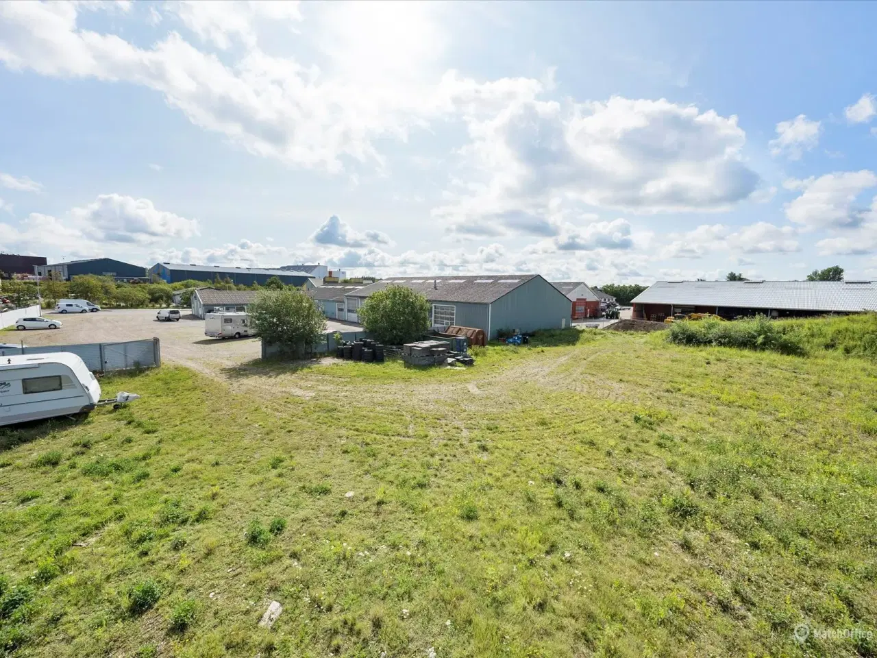 Billede 22 - Bilforretning med meget udenomsplads