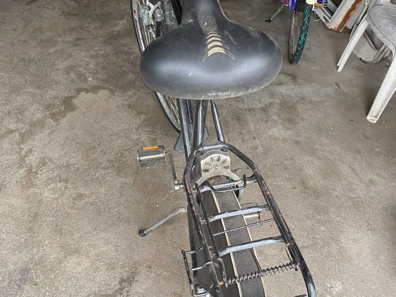 Billede 2 - Sort herrecykel med 3 gear,  28” stel og lås