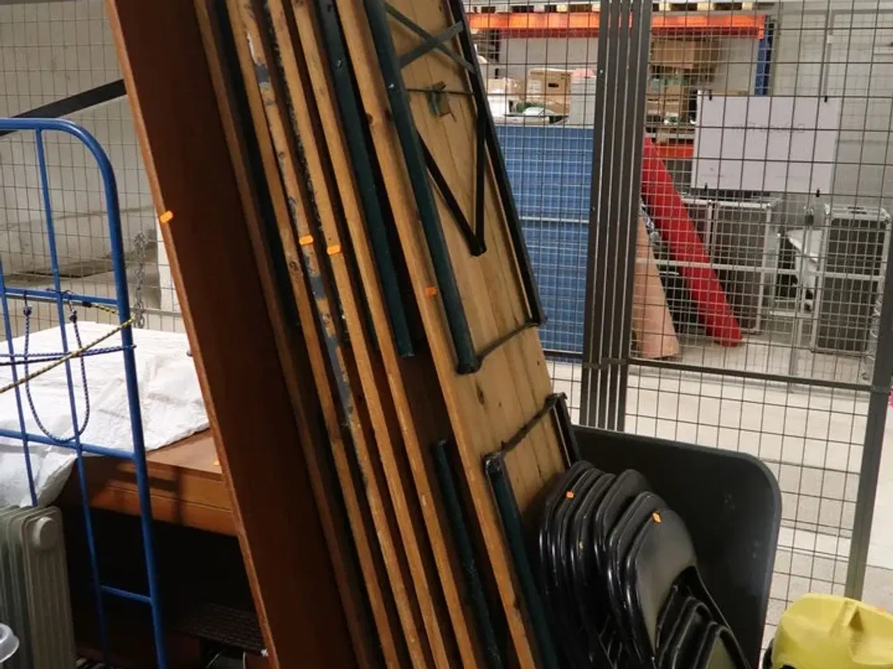 Billede 2 - 12 stk. klapbænke, 6 stk. klapborde samt div. Klapstole m.m.