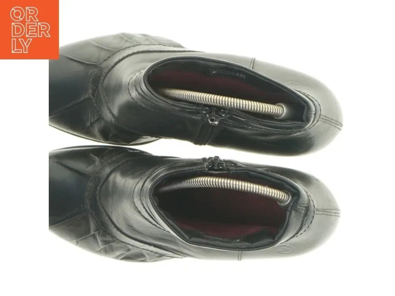 Billede 9 - Sort ankelstøvle med hæl (str. 39)