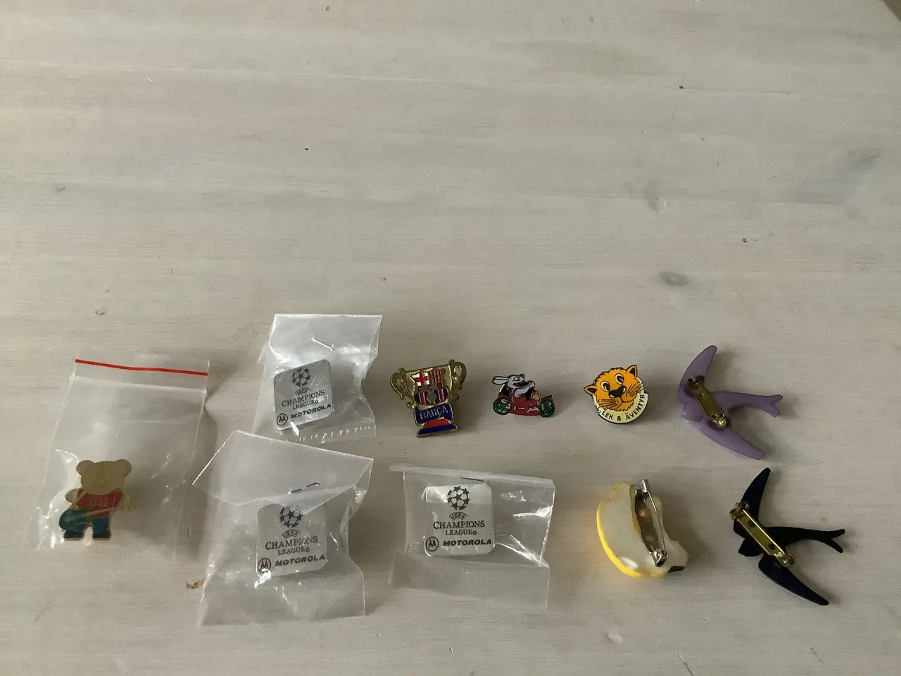 Billede 2 - Pins og brocher 