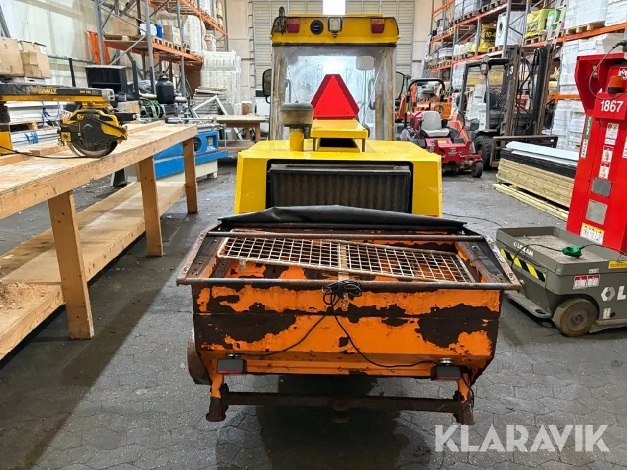 Billede 5 - Redskabsbærer Rimas / Wulff W400 - med kost og Saltspreder