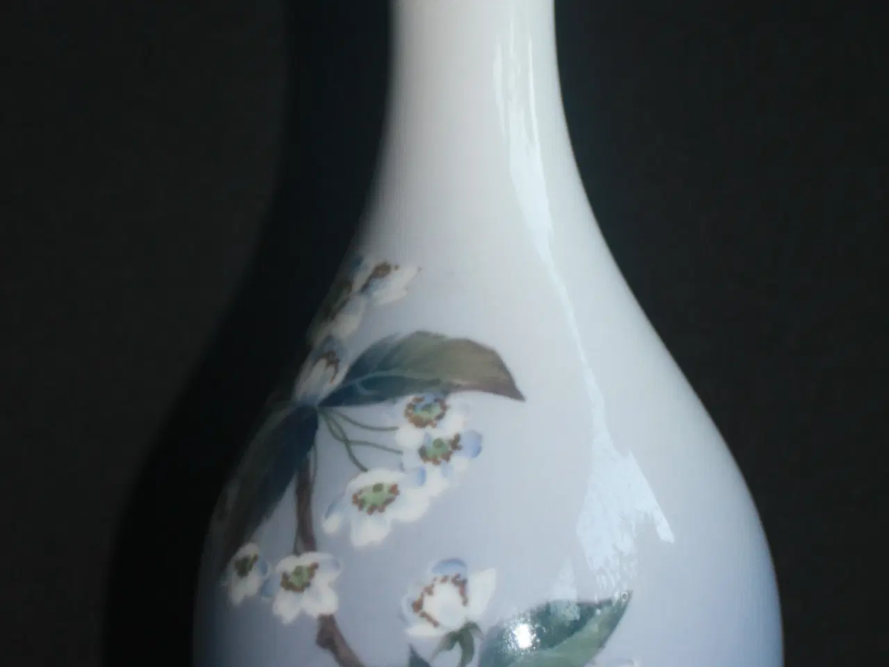 Billede 2 - Vase med æblekvist fra Royal Copenhagen