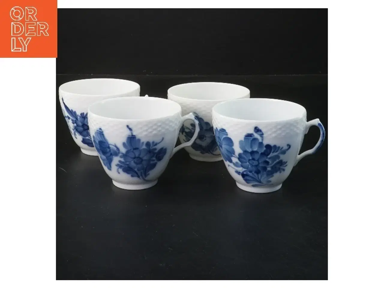 Billede 1 - 4 kopper med blå blomst motiv fra Royal Copenhagen (str. 4 stk Ø 8,5 cm)