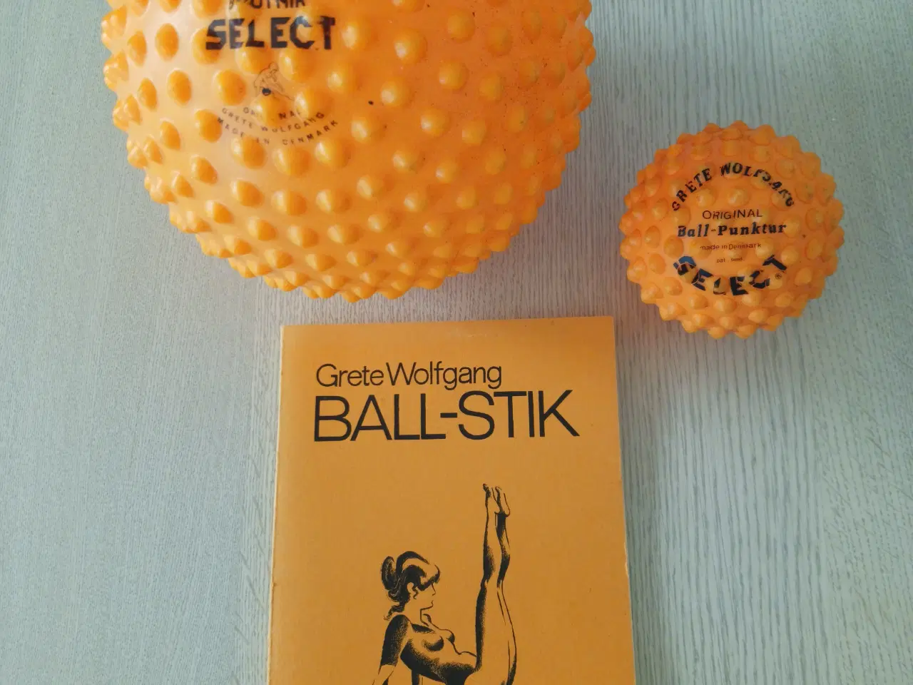 Billede 1 - Ballstik massagebolde og bog