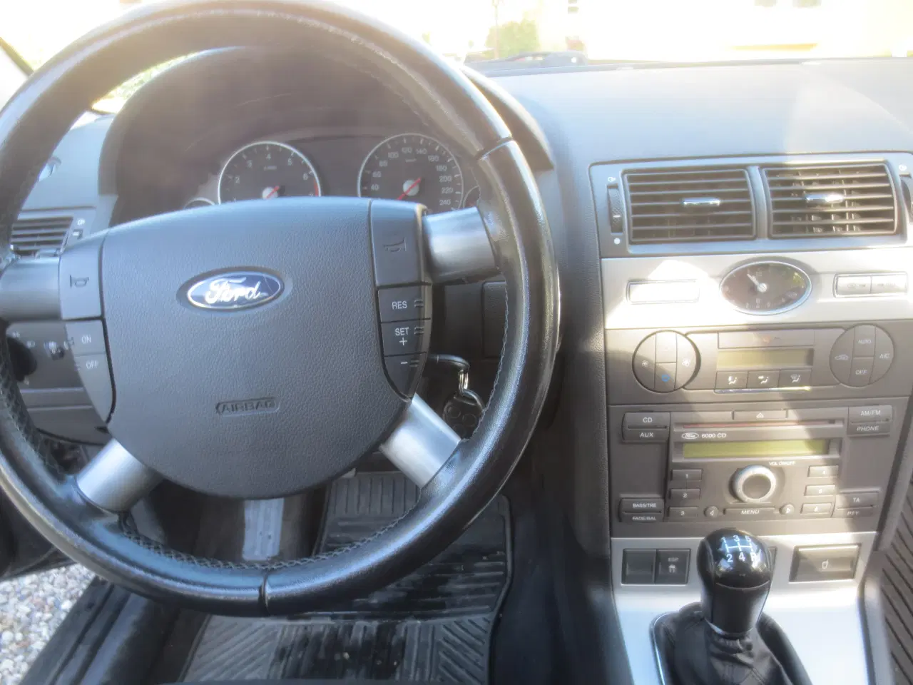 Billede 15 - Ford Mondeo 2.0 i 4 Døres synet 2024.