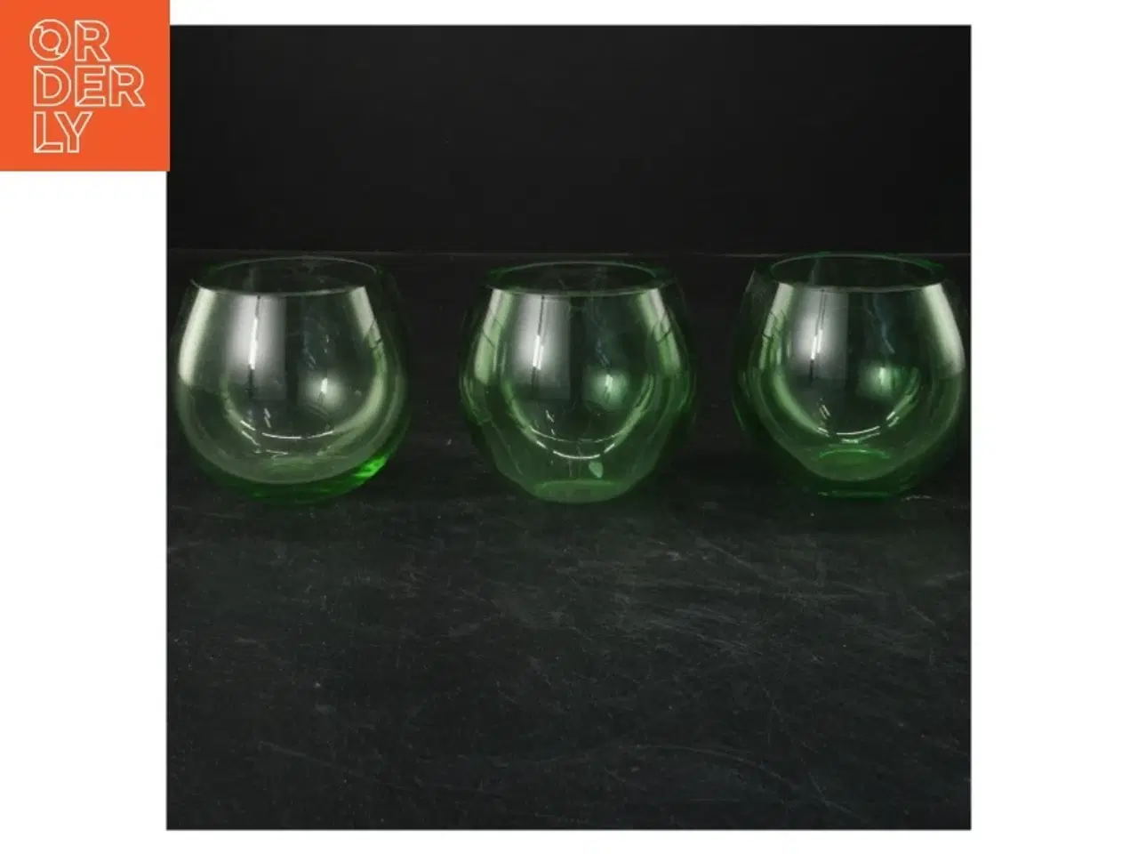 Billede 1 - Grønne glasvaser/lysestager fra Holmegaard (str. 8x9 cm)