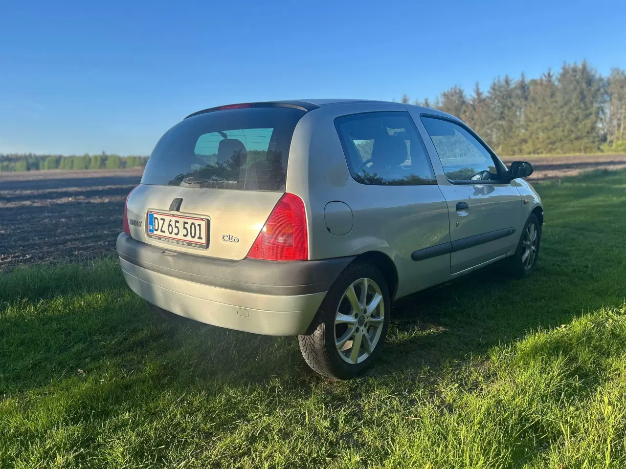 Billede 3 - Renault clio 1,2 nysynet lavt km tal 