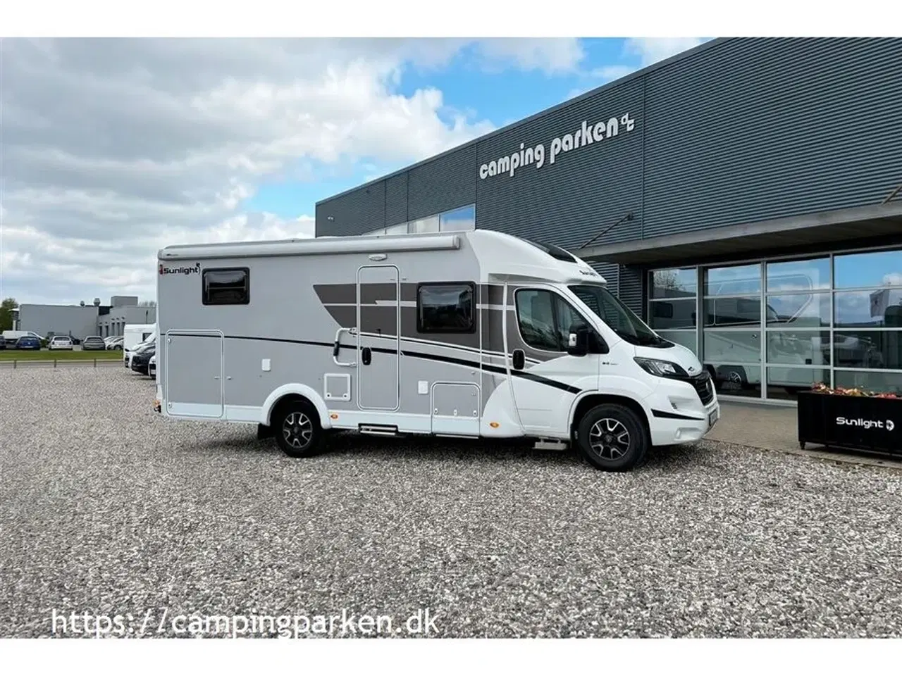 Billede 1 - 2018 - SunLight   Brugt autocamper med masser af komfortudstyr og enkeltsenge