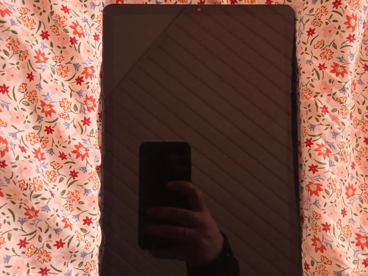 Billede 1 - Sælger min næsten nye tablet da jeg ikke får den b